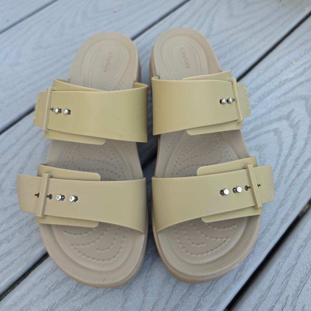 Crocs Women's Brooklyn Buckle Low Wedge Sandals sage/Beige, Size 8